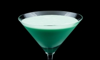 A creme de menthe holiday cocktail called a Mistletoe Kiss