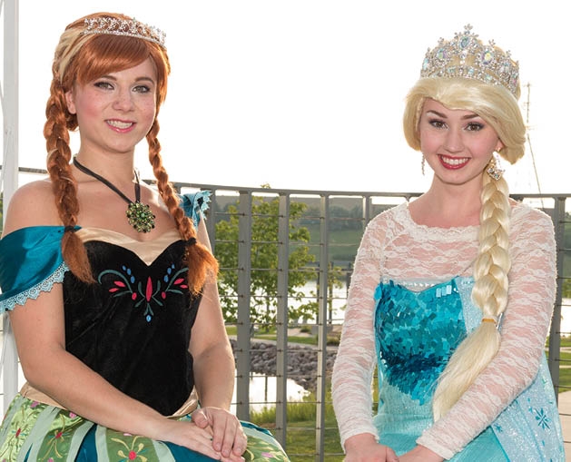 Frozen Sisters Anna and Elsa