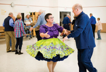 Single Circles square dancing